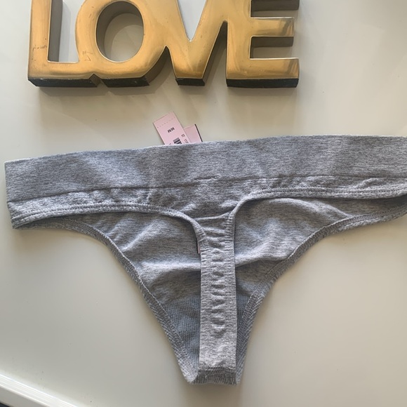 Victoria’s Secret thong- M - Picture 3 of 3